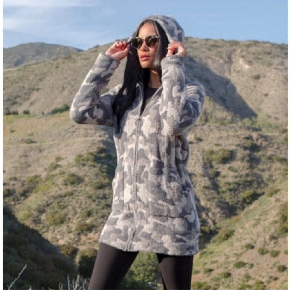 Barefoot Dreams CozyChic Camo Anorak, Hooded Zip-Up Jacket for Women Size Small - Picture 2 of 14